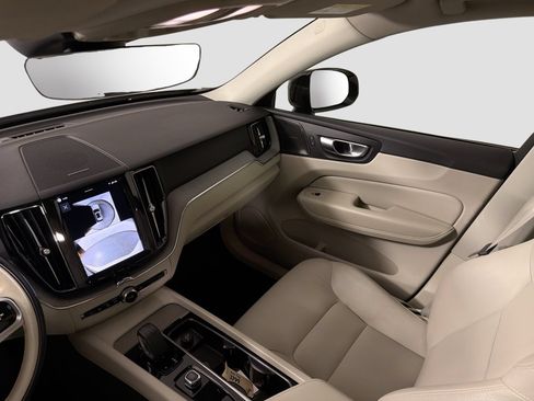 Certified 2024 Volvo XC60 B5 Plus AWD/4WD image 23