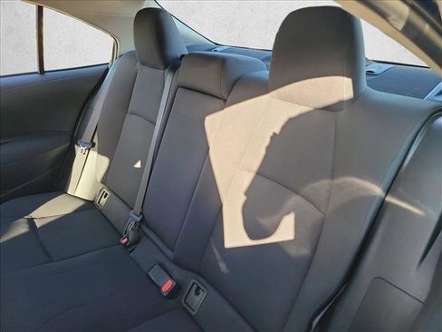 Used 2025 Toyota Corolla LE image 14