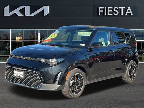 Used 2025 Kia Soul EX FWD image 2