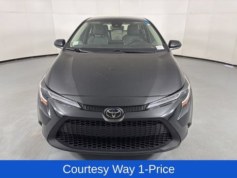 Used 2020 Toyota Corolla LE FWD image 4