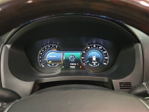 Used 2018 Ford Explorer Platinum image 22