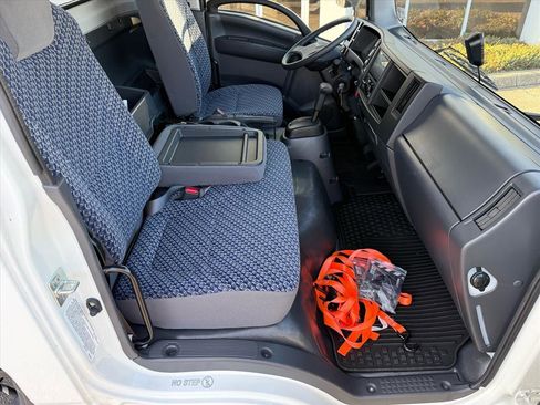 New 2024 Chevrolet Low Cab Forward image 19