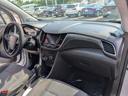Used 2020 Chevrolet Trax LS w/ Tint and Cruise Package FWD image 13