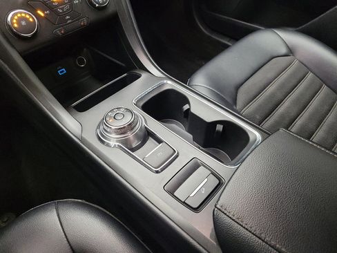 Used 2018 Ford Fusion SE w/ Equipment Group 201A FWD image 26