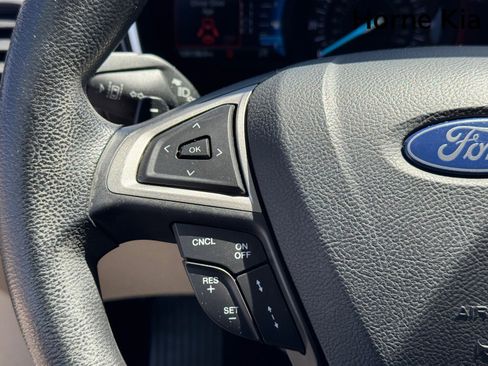 Used 2019 Ford Fusion SE FWD image 18
