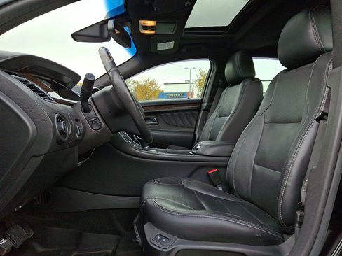 Used 2018 Ford Taurus Limited image 14