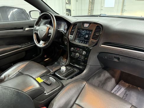 Used 2018 Chrysler 300 S w/ 300S Premium Group image 36