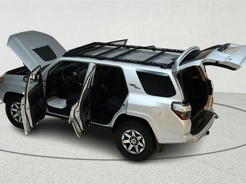 Used 2018 Toyota 4Runner TRD Off-Road image 18