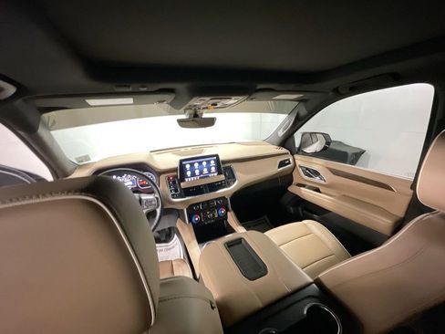 Used 2021 Chevrolet Tahoe Premier w/ Premium Package image 20