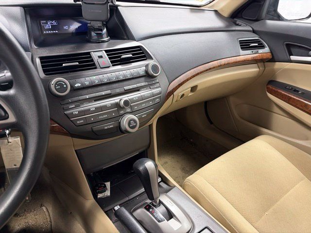 Used 2011 Honda Accord EX image 24