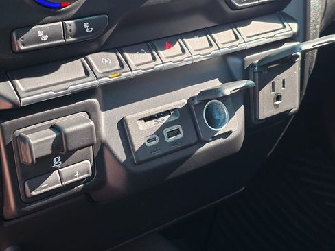 Used 2019 Chevrolet Silverado 1500 LT w/ All-Star Edition image 38