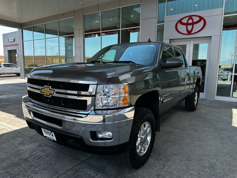 Used 2011 Chevrolet Silverado 2500 LTZ w/ LTZ Plus Package AWD/4WD image 4