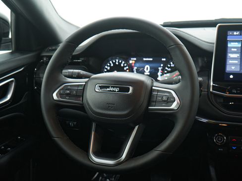 Used 2023 Jeep Compass Altitude w/ Convenience Group image 17