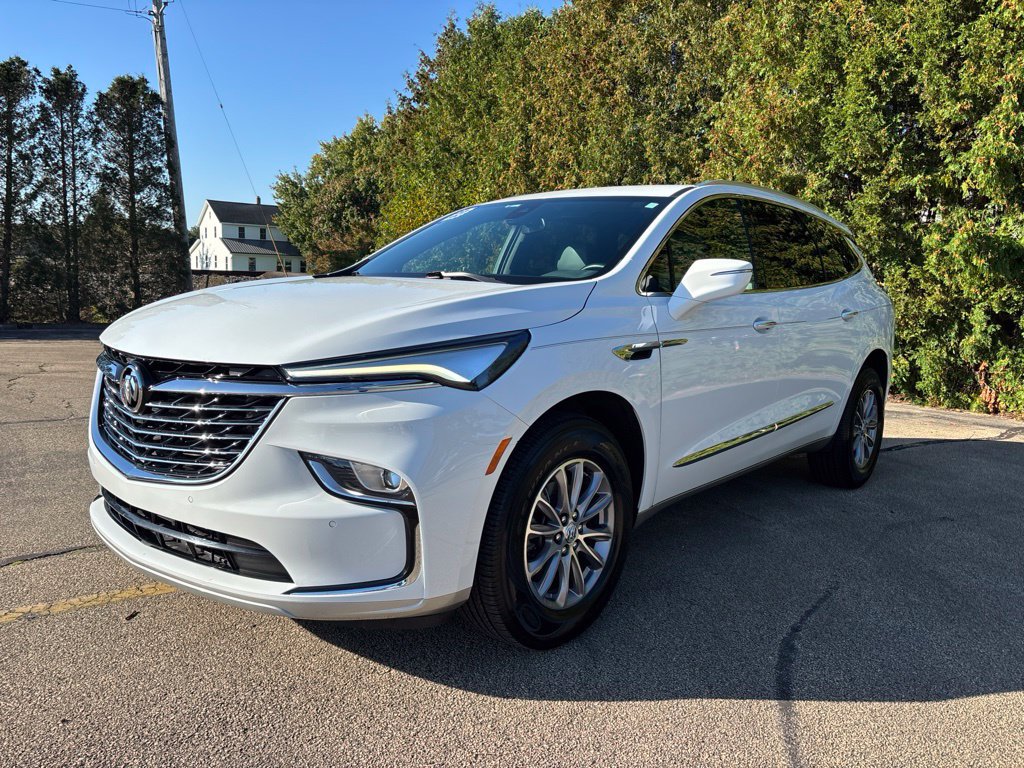 Used 2023 Buick Enclave Essence w/ Trailering Package, 5000 lbs. FWD image 3