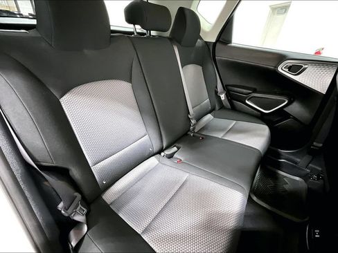 Used 2023 Kia Soul S FWD image 32