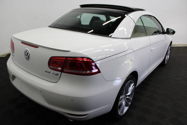 Used 2013 Volkswagen Eos Executive FWD image 26