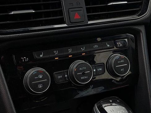 Used 2024 Volkswagen Taos SE image 12