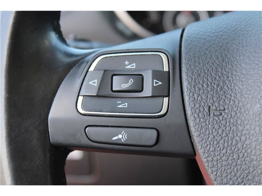 Used 2014 Volkswagen Jetta TDI FWD image 17