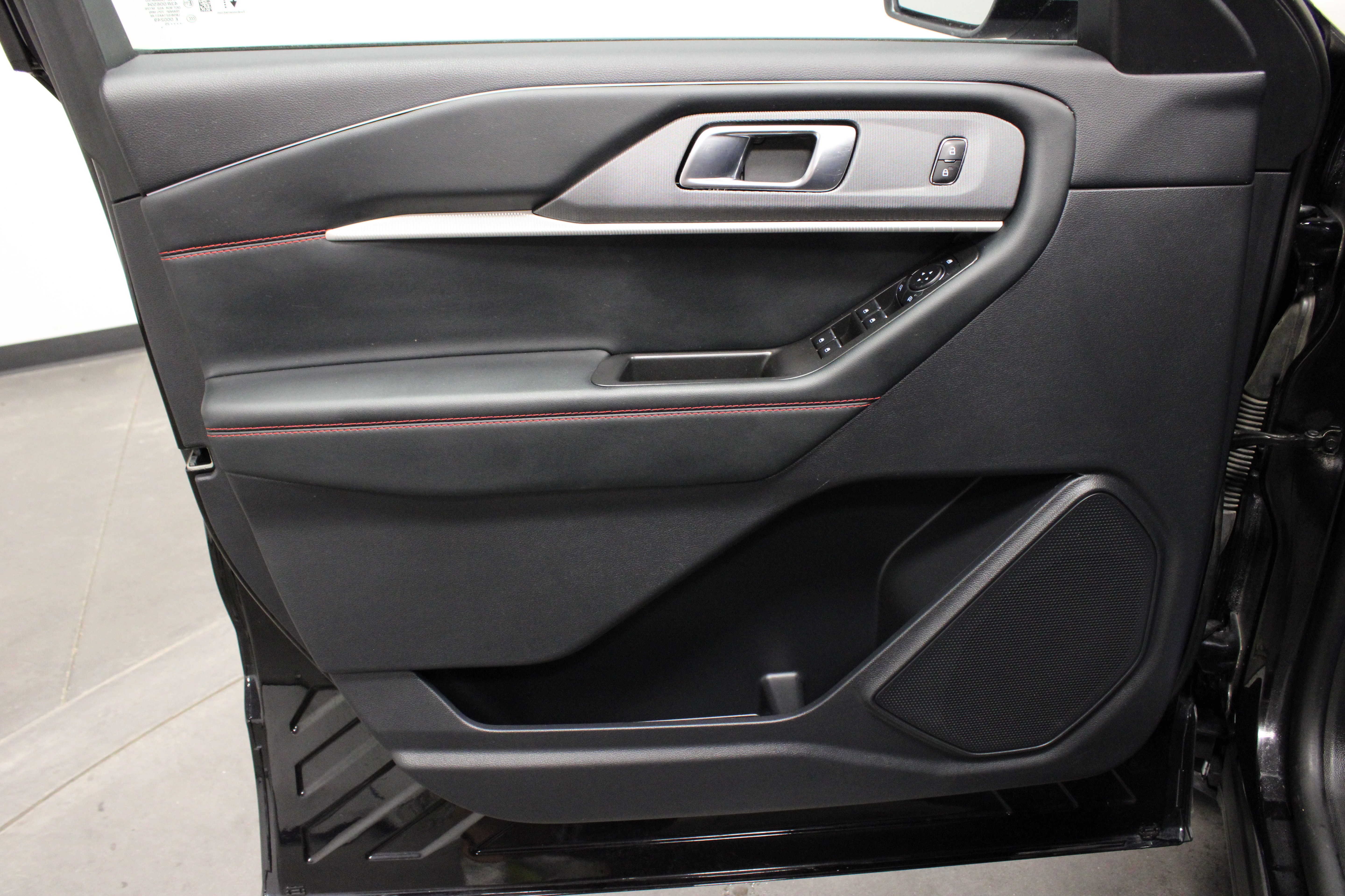 Used 2025 Ford Explorer ST-Line AWD/4WD image 20