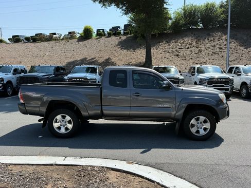 Used 2013 Toyota Tacoma PreRunner w/ TRD Sport Pkg RWD image 5