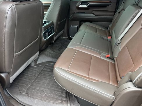 Used 2024 GMC Sierra 1500 Denali w/ Technology Package AWD/4WD image 11