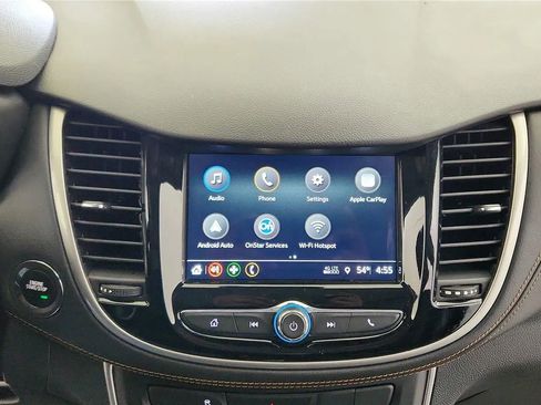Used 2018 Chevrolet Trax LT w/ LT Convenience Package FWD image 24