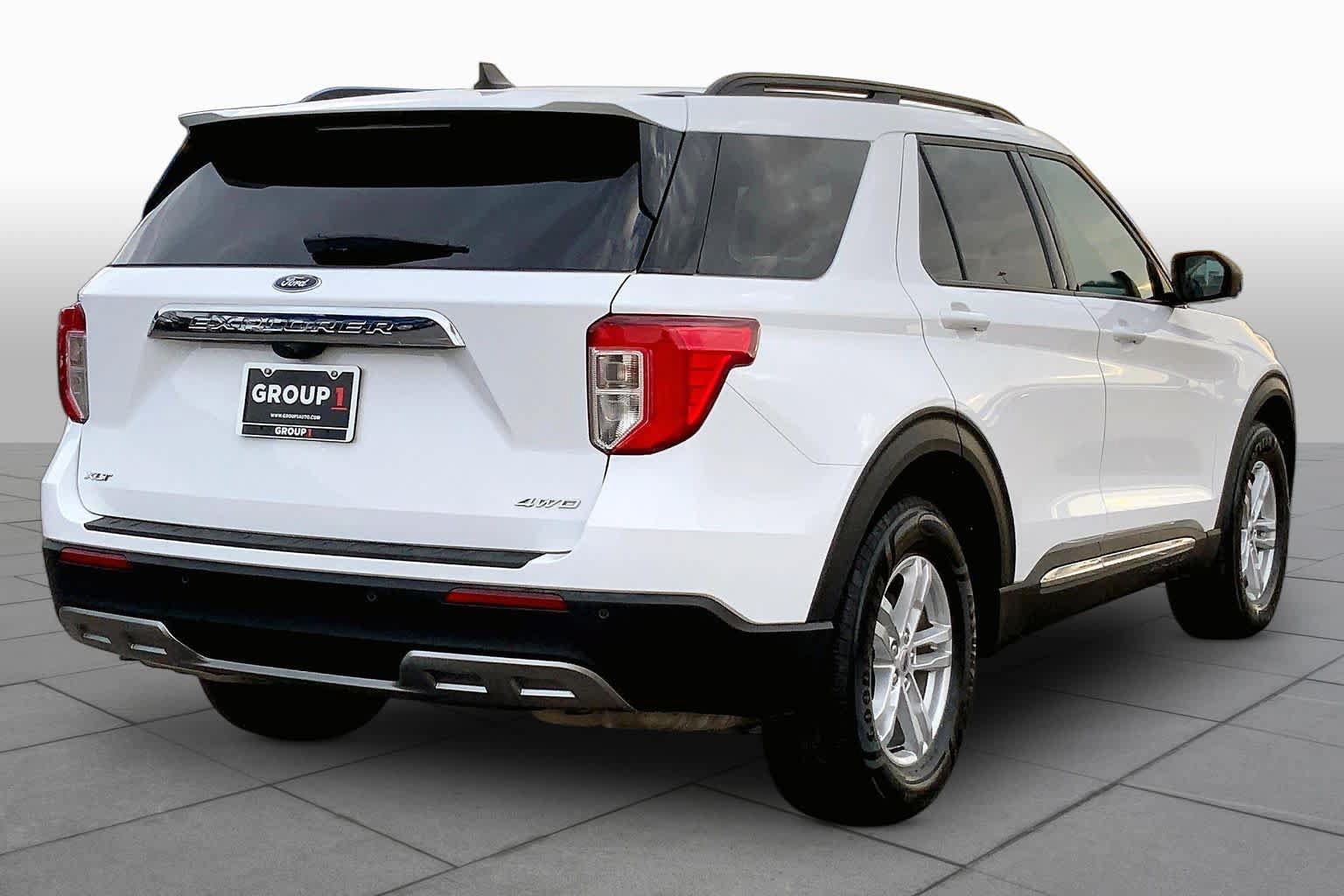 Used 2024 Ford Explorer XLT w/ Equipment Group 202A AWD/4WD image 13