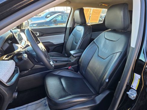 Used 2022 Jeep Compass Latitude image 14