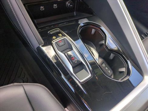 Used 2025 Audi Q5 Premium w/ Convenience Package image 18