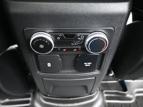 Used 2022 Ford Explorer Limited w/ Equipment Group 301A image 27