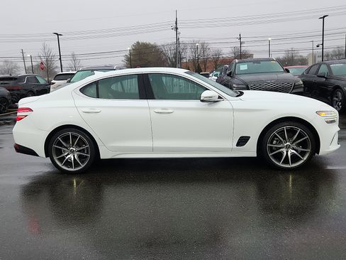 Used 2023 Genesis G70 2.0T image 8