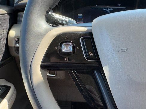 Used 2023 Lincoln Corsair FWD image 17