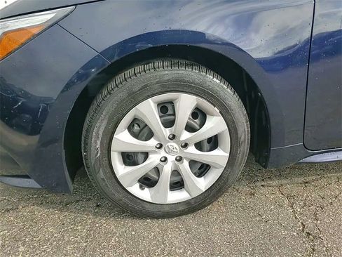 Used 2025 Toyota Corolla LE image 17