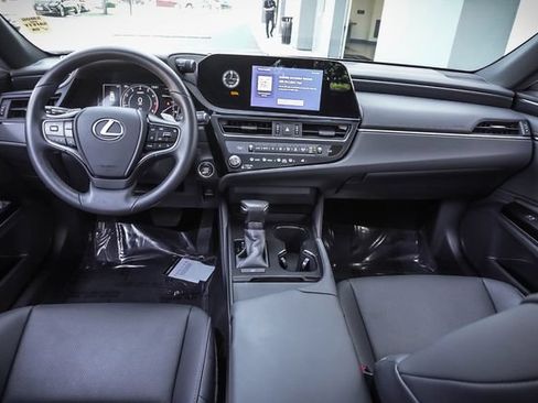 Certified 2025 Lexus ES 350 w/ Accessory Package (Z2) FWD image 17