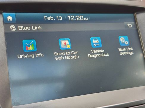 Used 2017 Hyundai Santa Fe FWD image 33