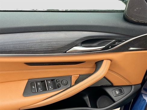 Used 2023 BMW 530i w/ Premium Package image 18