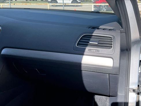 Used 2017 Volkswagen Golf S image 15
