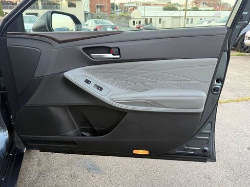 Used 2019 Toyota Avalon Limited w/ Advanced Safety Package FWD image 21