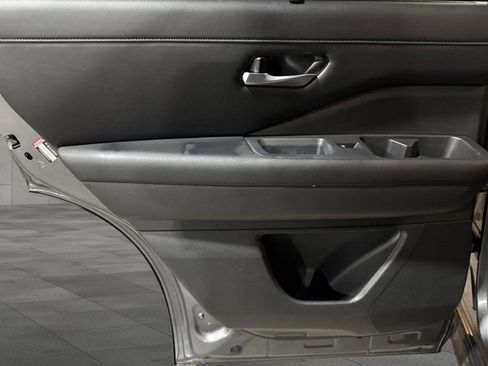 Used 2022 Nissan Pathfinder SL w/ SL Premium Package image 26