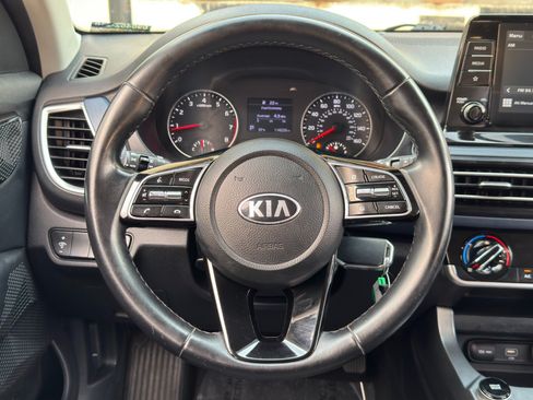 Used 2021 Kia Seltos S FWD image 18