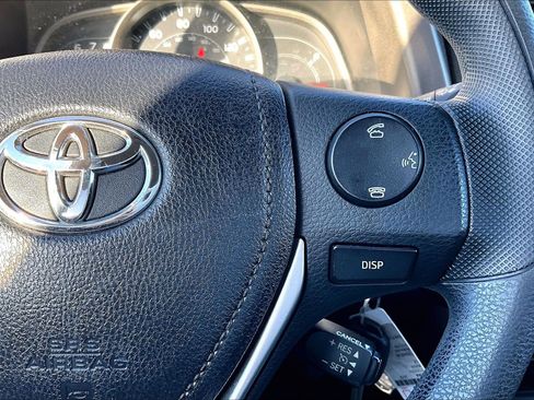 Used 2014 Toyota RAV4 LE image 19