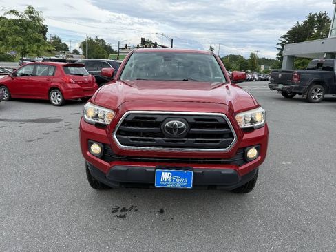 Used 2018 Toyota Tacoma SR5 AWD/4WD image 4