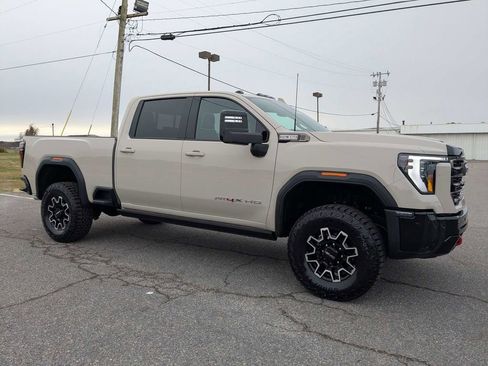 New 2026 GMC Sierra 2500 AT4X image 3