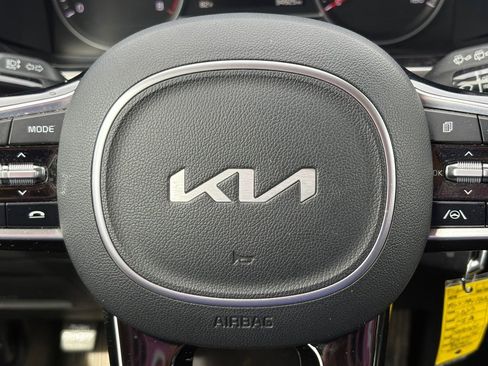 Used 2023 Kia Sorento LX FWD image 23