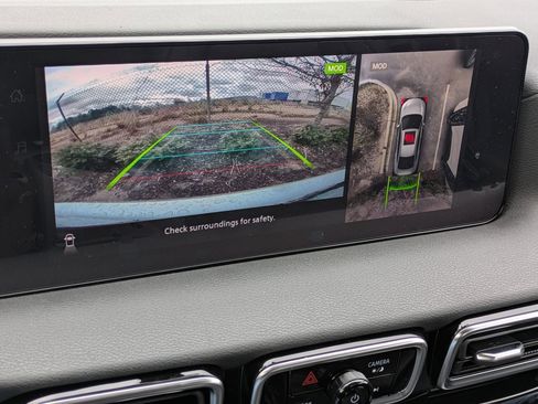 New 2026 Nissan Sentra SR w/ SR Premium Package FWD image 17