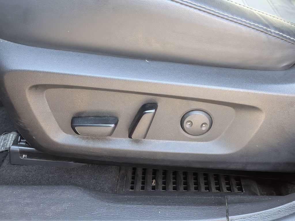 Used 2023 Mitsubishi Outlander SE FWD image 19