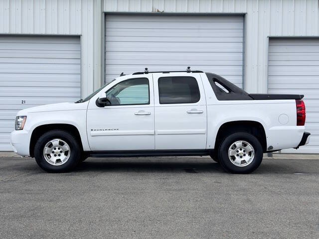 Used 2007 Chevrolet Avalanche LT AWD/4WD image 8