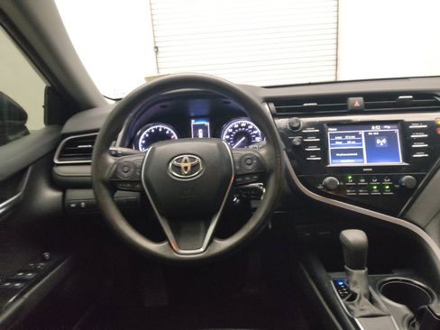 Used 2020 Toyota Camry LE FWD image 22