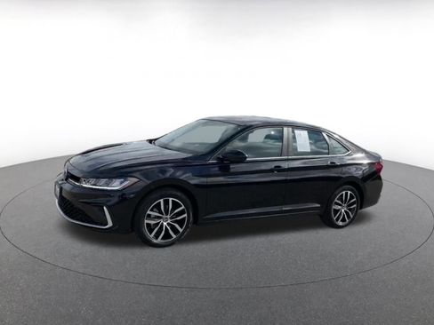 Used 2025 Volkswagen Jetta SE image 8