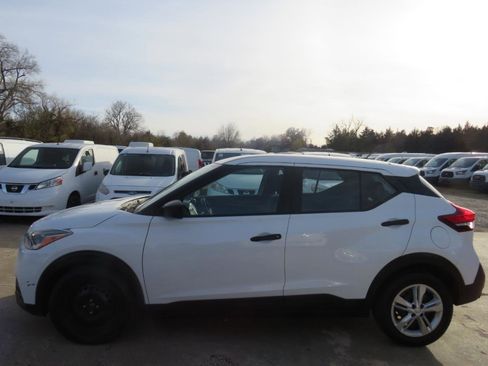 Used 2020 Nissan Kicks S FWD image 36